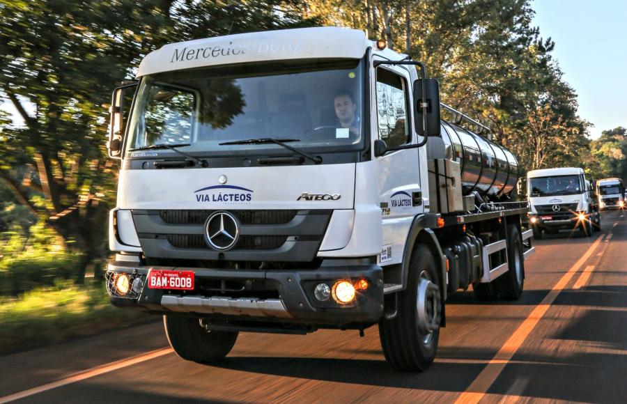  Mercedes-Benz Atego 1719 Tanker 2017 года  (BR) (фото 1 из 7)